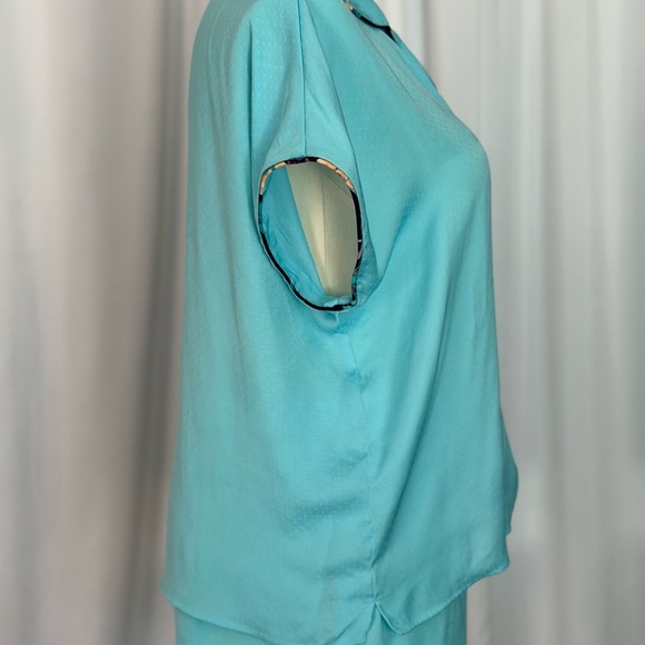 Van Winkle & Co.Blue Pajama Set with Notched Lapel and Short Sleeves (734) - Picture 4 of 15